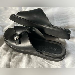 Eddie Bauer Women’s Black Leather Sandals